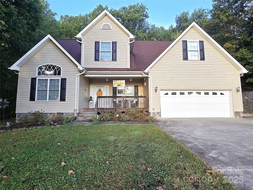 4130 Oakmont Ln, Hickory, NC, 28602-8511 | Card Image
