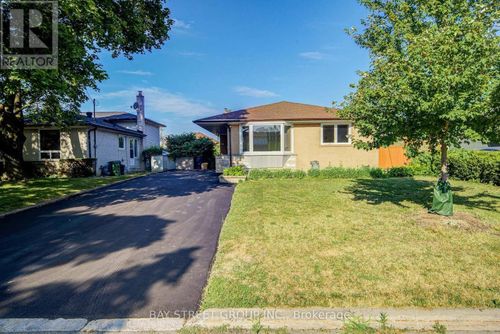 60 Warner Avenue, Toronto (Victoria Village), ON, M4A1Z4 | Card Image