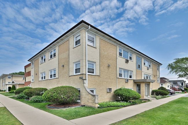 APT-10 - 7321 W Fullerton Ave, Condo with 2 bedrooms, 1 bathrooms and 1 parking in Elmwood Park IL | Image 20