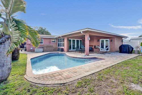 7671 Nw 15th Ct, Pembroke Pines, FL, 33024-5217 | Card Image
