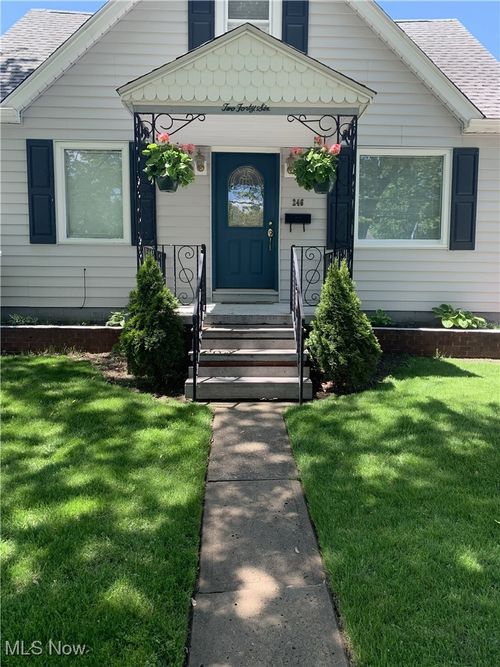 246 29th St Nw, Barberton, OH, 44203-6807 | Card Image
