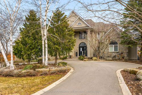 15 Palomino Drive, Hamilton, ON, L0R1H3 | Card Image