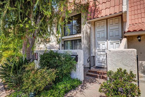 6244 Shoup Avenue, Woodland Hills, CA, 91367 | Card Image