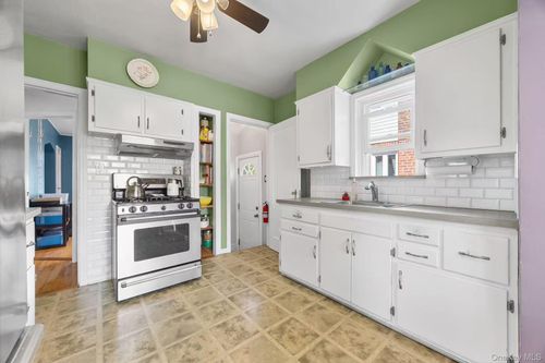 82 247th St, Bellerose, NY, 11426-1717 | Card Image