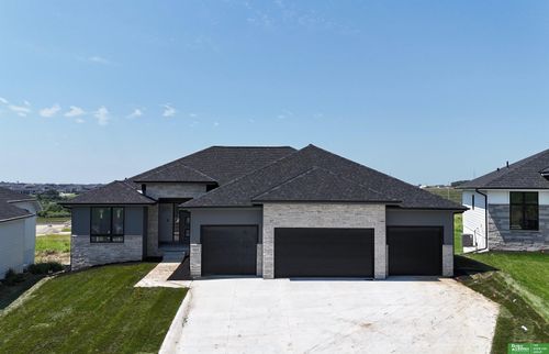 5915 N 197th St, Elkhorn, NE, 68022-6588 | Card Image