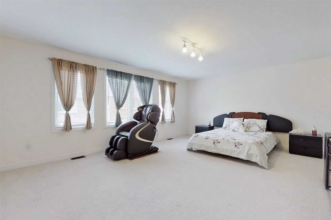 10 Gosling St, House other with 4 bedrooms, 5 bathrooms and 7 parking in Brampton ON | Image 27