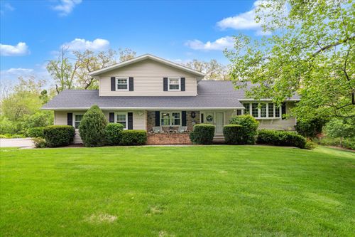 800 Oak Ln, Muscatine, IA, 52761-3548 | Card Image
