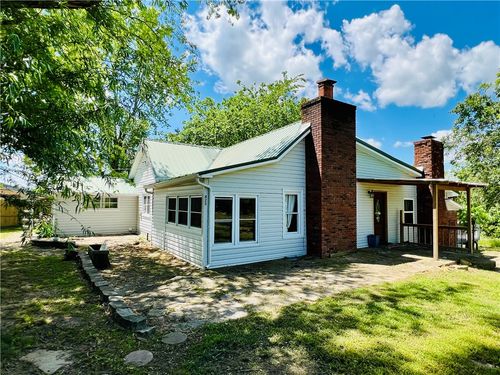 423 County Road 802, Green Forest, AR, 72638-3376 | Card Image