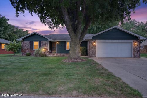 1604 Cadillac Dr E, Kokomo, IN, 46902-2575 | Card Image