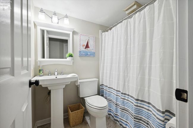 608 Monument Vw, Condo with 2 bedrooms, 3 bathrooms and 1 parking in Marblehead OH | Image 25