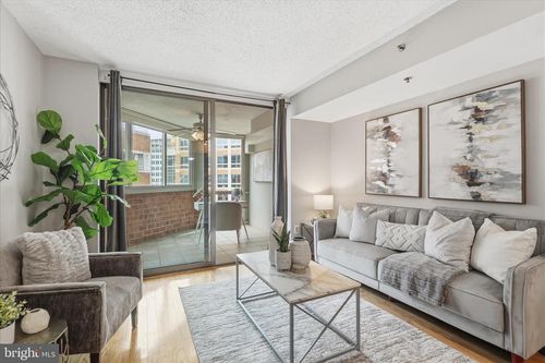 804-1001 N Vermont St, ARLINGTON, VA, 22201-4767 | Card Image