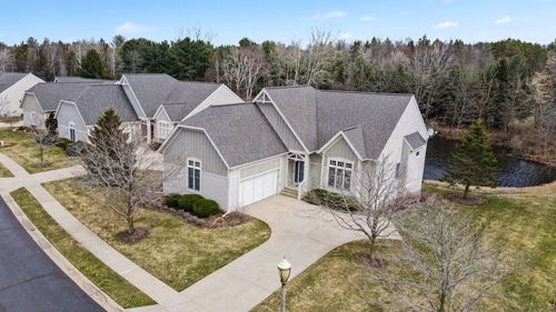 18202 Lost Creek Ln, Spring Lake, MI, 49456-9313 | Card Image