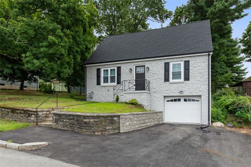 162 Colonial Road, Providence, RI, 02906 | Card Image