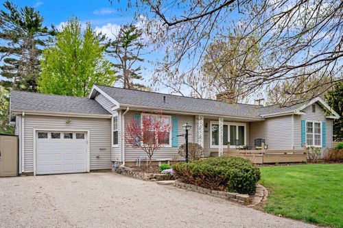207 Martin Road, Waterloo, IA, 50701 | Card Image