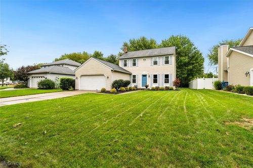 9757 Wainwright Ter, Olmsted Falls, OH, 44138-3201 | Card Image