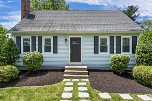 194 Crossfield Rd, Franklin, MA, 02038 | Card Image