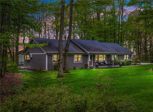 139 Wenachee Ln, Central City, PA, 15926-7627 | Card Image