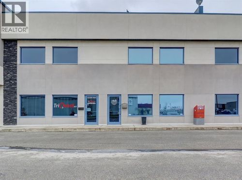 8715 109 St, Grande Prairie, AB, T8V8H7 | Card Image
