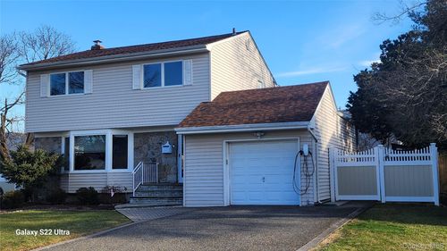 101 Wayne St, Jericho, NY, 11753-1620 | Card Image