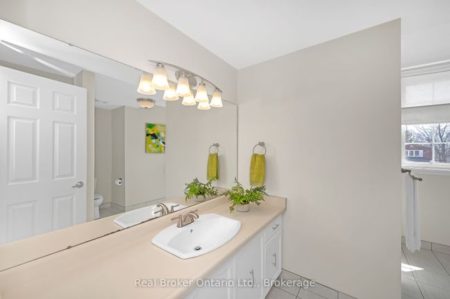 2013 Windy Oaks Dr, House other with 5 bedrooms, 4 bathrooms and 4 parking in Burlington ON | Image 23