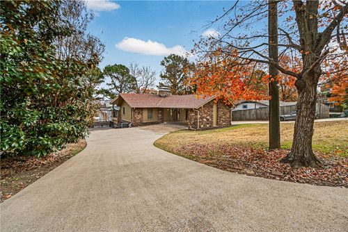 426 N Oliver Ave, Fayetteville, AR, 72701-3931 | Card Image