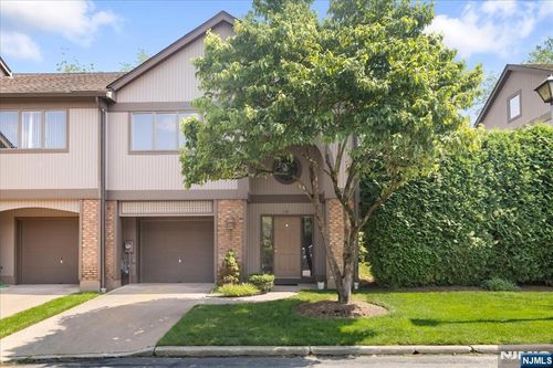 10 Maltese Dr, Fair Lawn, NJ, 07410-5815 | Card Image