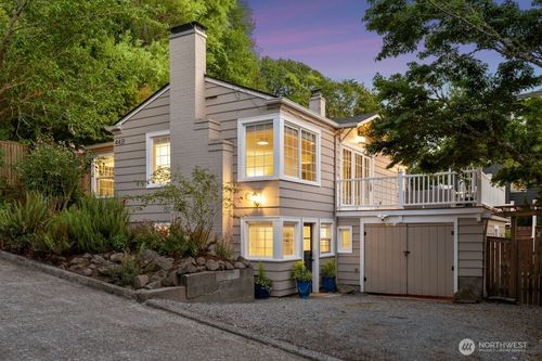 4431 Sw Kenyon Pl, Seattle, WA, 98136-2239 | Card Image