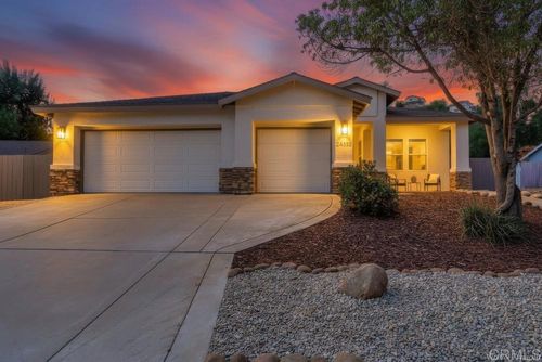 24332 Del Amo Rd, Ramona, CA, 92065-4074 | Card Image