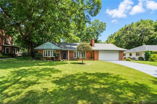 526 Acorn Dr, Oakwood, OH, 45419-3906 | Card Image