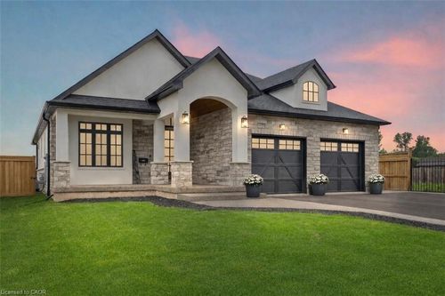 637 Buffalo Rd, Fort Erie, ON, L2A5G7 | Card Image