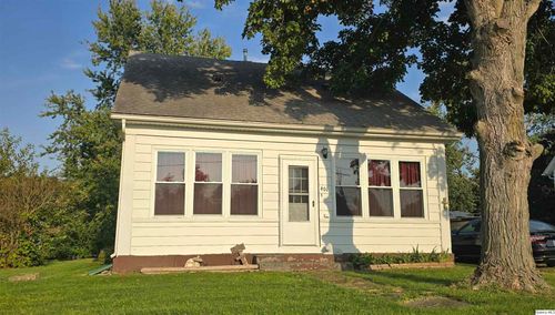401 N 2nd St, La Harpe, IL, 61450-9146 | Card Image
