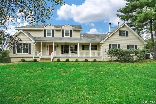 4 Ayr Rd, Chester, NY, 10918-2409 | Card Image