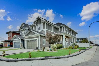 100 Redstone Parade Ne, House detached with 4 bedrooms, 3 bathrooms and 4 parking in Calgary AB | Image 2