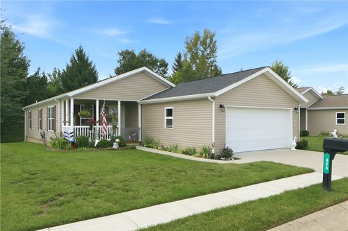 424 Park Hills Xing, Fairborn, OH, 45324-7567 | Card Image