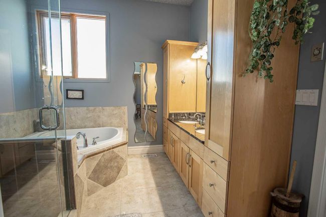 7 Chinook Crescent, House other with 5 bedrooms, 3 bathrooms and 6 parking in High Level AB | Image 32