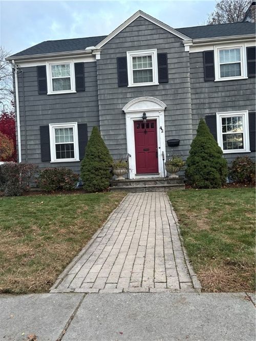 42 Pelham Pkwy, North Providence, RI, 02911-2915 | Card Image