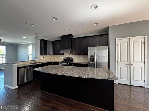 8058 Locust Mill St, ELLICOTT CITY, MD, 21043-7530 | Card Image