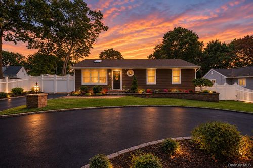 23 Jupiter Rd, Rocky Point, NY, 11778-8966 | Card Image