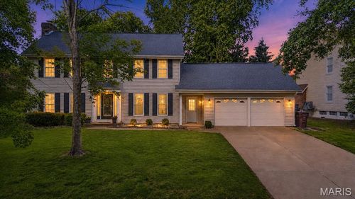 9 Carriage Way W, Saint Peters, MO, 63376-2323 | Card Image