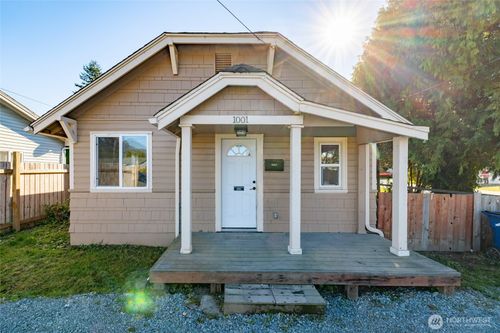 1001 Warner St, Sedro Woolley, WA, 98284-1850 | Card Image