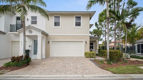 6993-6993 Pines Cir, Coconut Creek, FL, 33073-2749 | Card Image