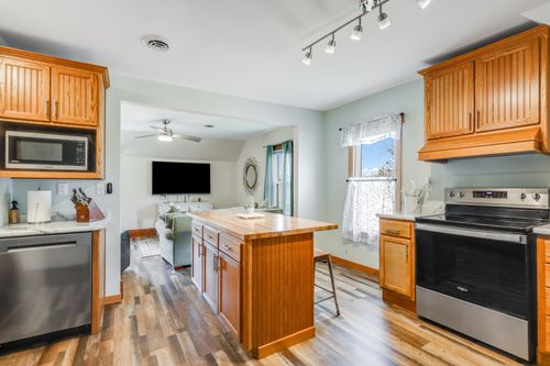 211 E Main St, Mishicot, WI, 54228-9549 | Card Image