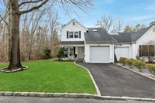 26 Lindsey Ct, Holtsville, NY, 11742-2255 | Card Image
