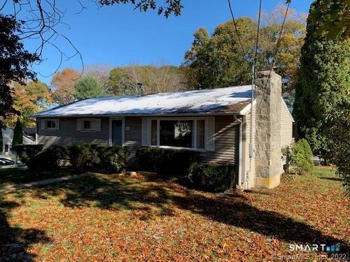 40 Pollys Ln, Uncasville, CT, 06382-1426 | Card Image