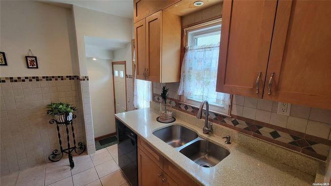 34 Evergreen Ln, House other with 4 bedrooms, 1 bathrooms and null parking in New Hyde Park NY | Image 13