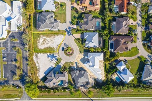 8726 Lakefront Ct, Fort Myers, FL, 33908-5680 | Card Image