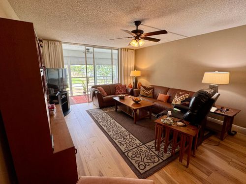 401-6698 10th Ave N, Lake Worth, FL, 33467-1448 | Card Image