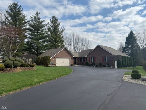 825 E Barachel Ln, Greensburg, IN, 47240-3207 | Card Image