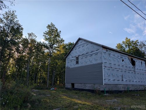 9815 Utica St, Angola, NY, 14006-9093 | Card Image