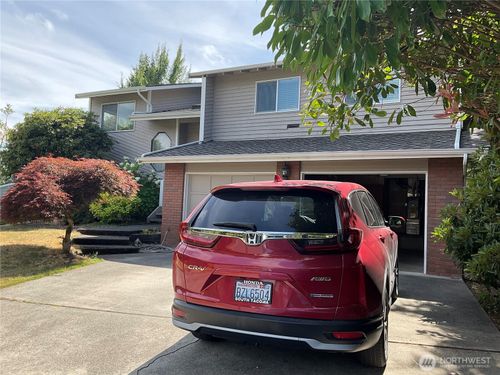 14131 Se 49th Pl, Bellevue, WA, 98006-3403 | Card Image